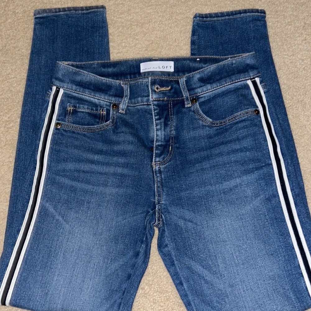 Dark wash mid-rise jeans